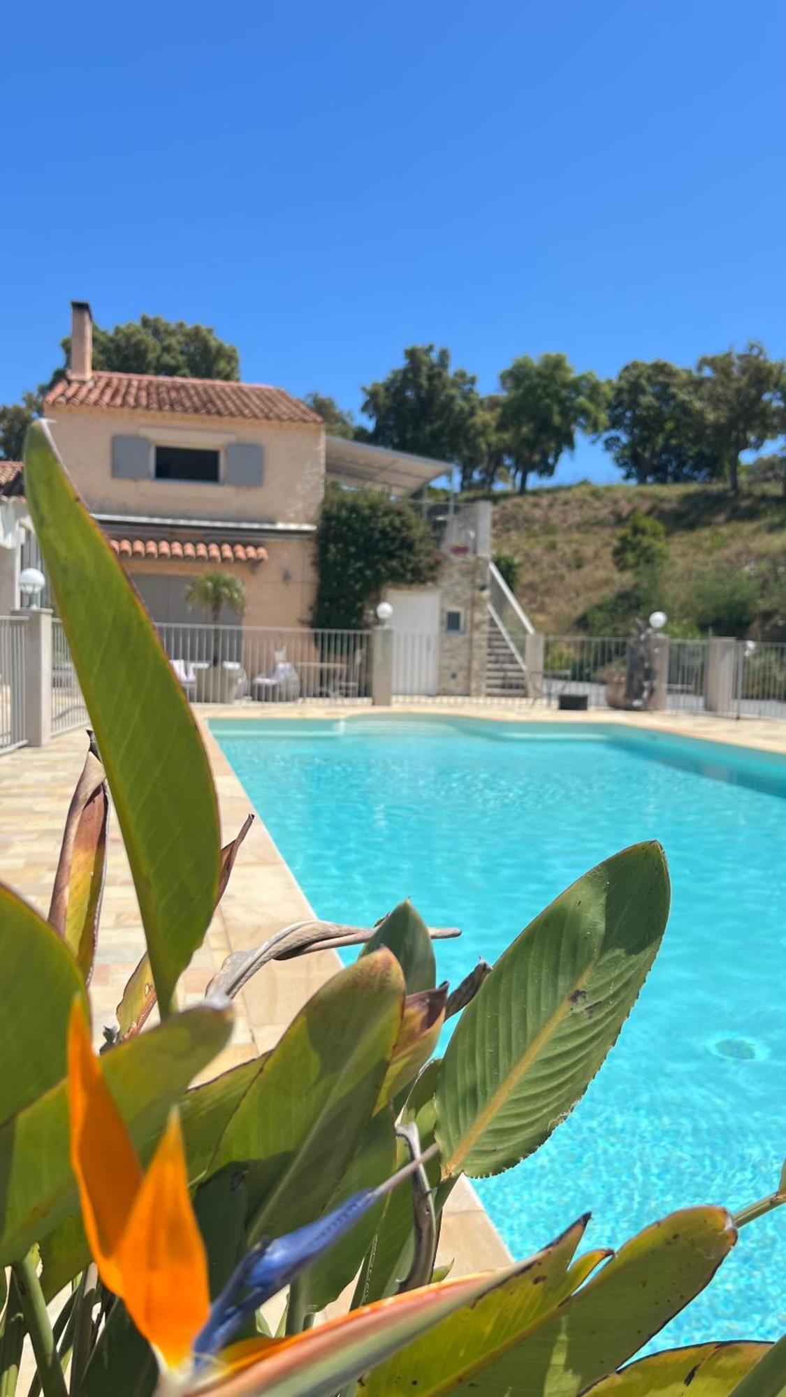 Villa Nais B&B Bormes-les-Mimosas Exterior photo